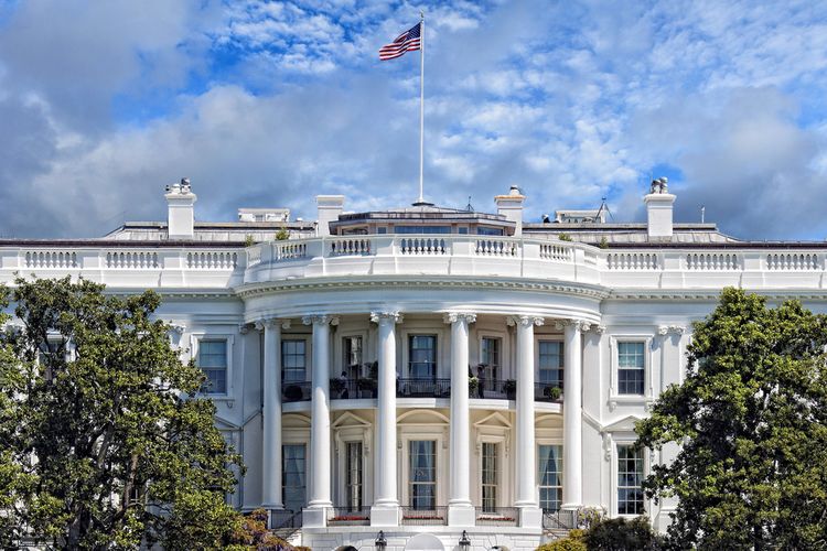 Anggota Kongres Amerika Serikat (AS) dari Partai Demokrat, Seth Moulton, mengatakan bahwa kesepakatan damai Iran yang diumumkan Presiden AS Donald Trump sebagai bentuk kekalahan bagi Washinton.