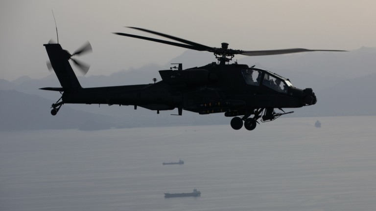 Amerika Serikat (AS) kembali melancarkan serangkaian serangan terhadap Iran setelah jatuhnya helikopter canggih Apache di Selat Hormuz.