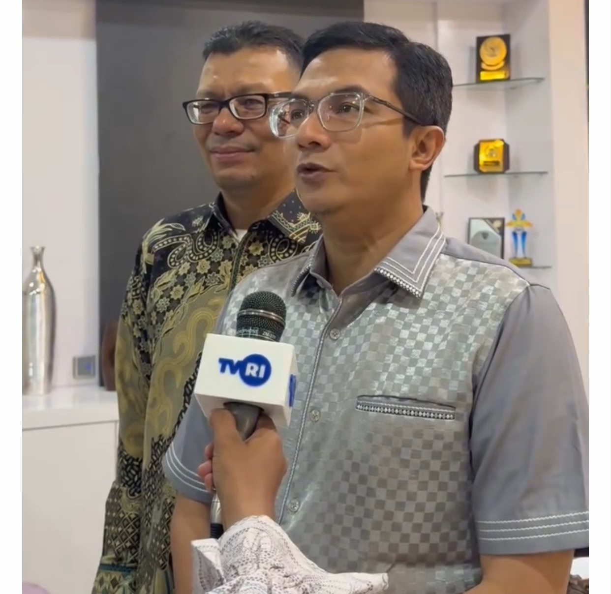 Ketua Dewan Perwakilan Rakyat Kota (DPRK) Banda Aceh Irwansyah ST menerima pimpinan dan Staf TVRI Aceh bahas penayangan bola Piala Dunia 2026 Jumat (05/06/2026).